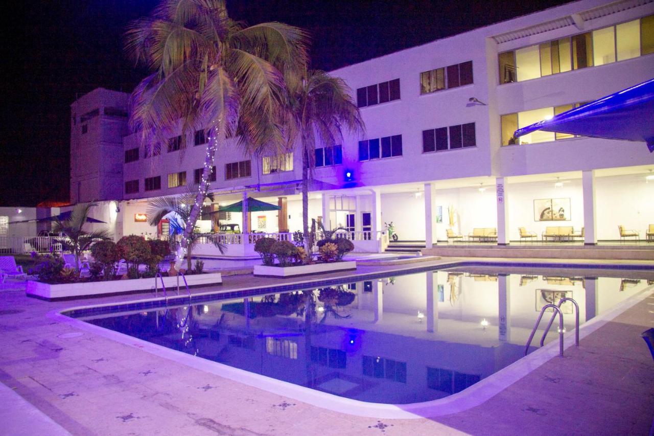 Hotel Mall Santana Del Rio La Dorada Extérieur photo