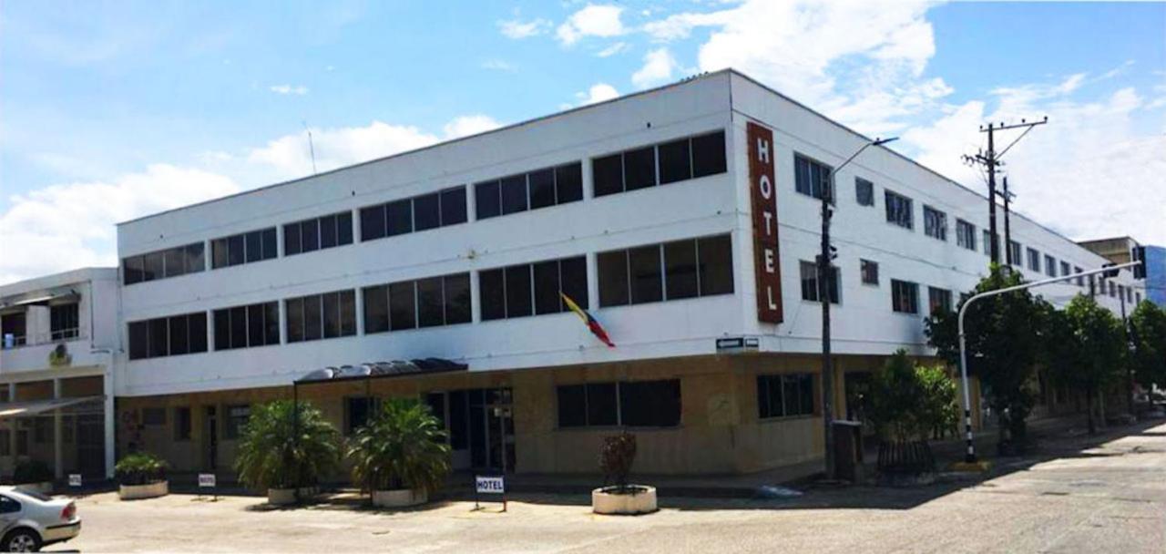Hotel Mall Santana Del Rio La Dorada Extérieur photo