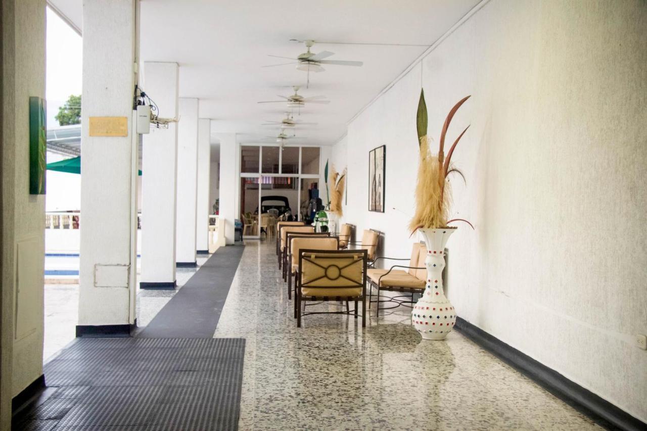 Hotel Mall Santana Del Rio La Dorada Extérieur photo